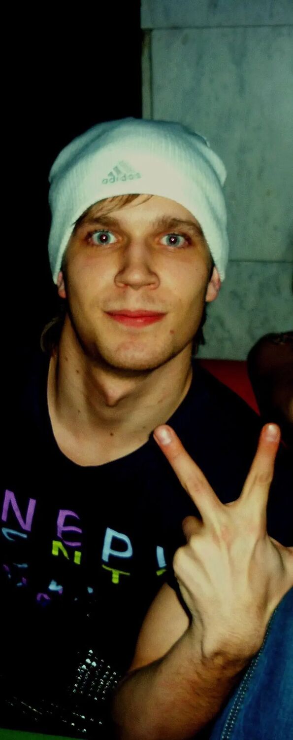  41829132  Anton, 34 ,    