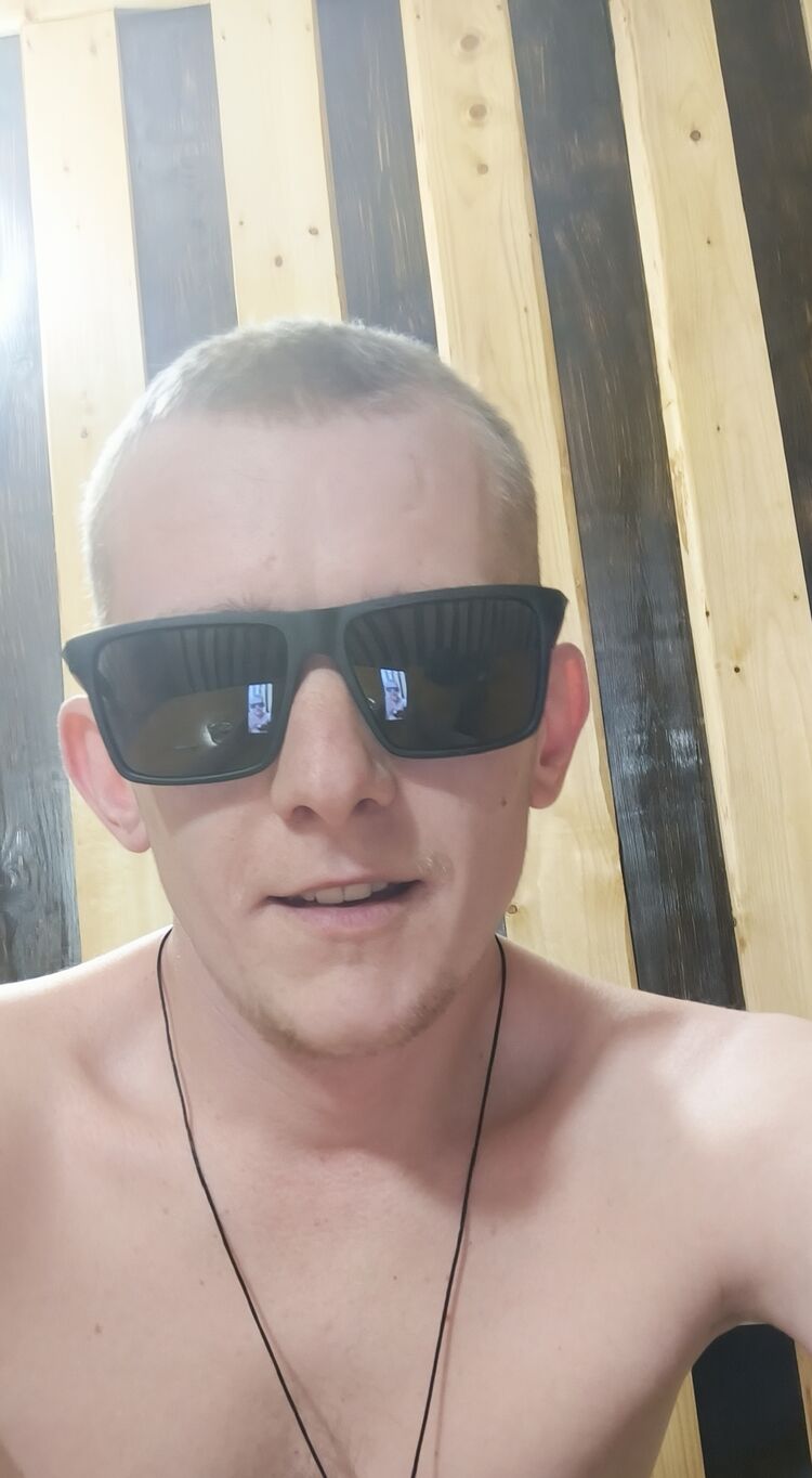  43631792  Alexander, 28 ,    