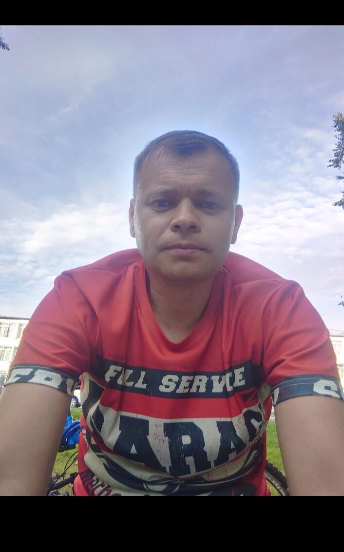  53742782  Vladimir, 39 ,    