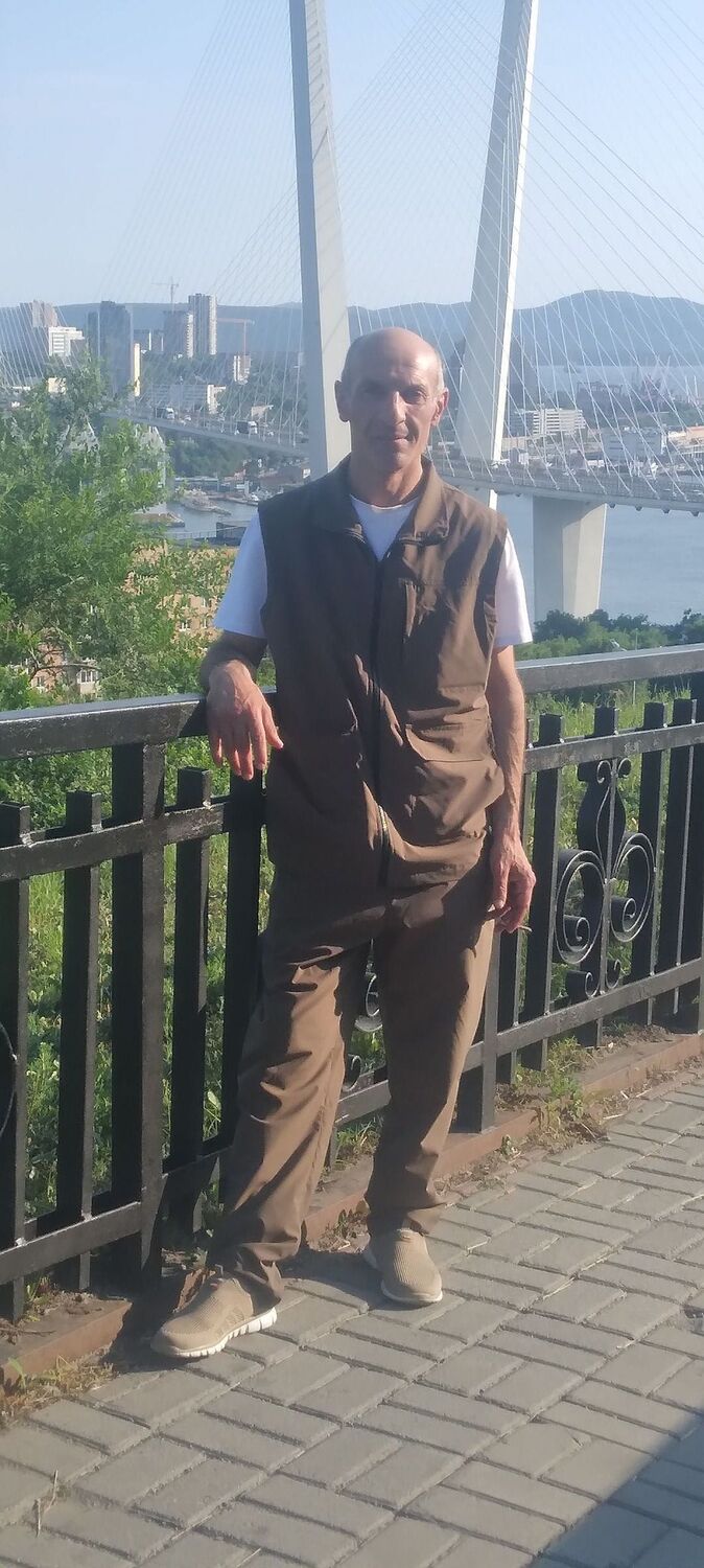  ,   Artur, 47 ,   c , 