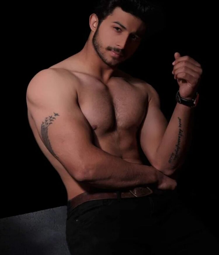  ,   Ali, 26 ,   ,   