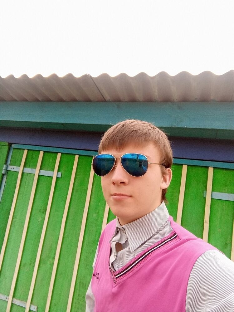  15779452  Vadim, 24 ,    