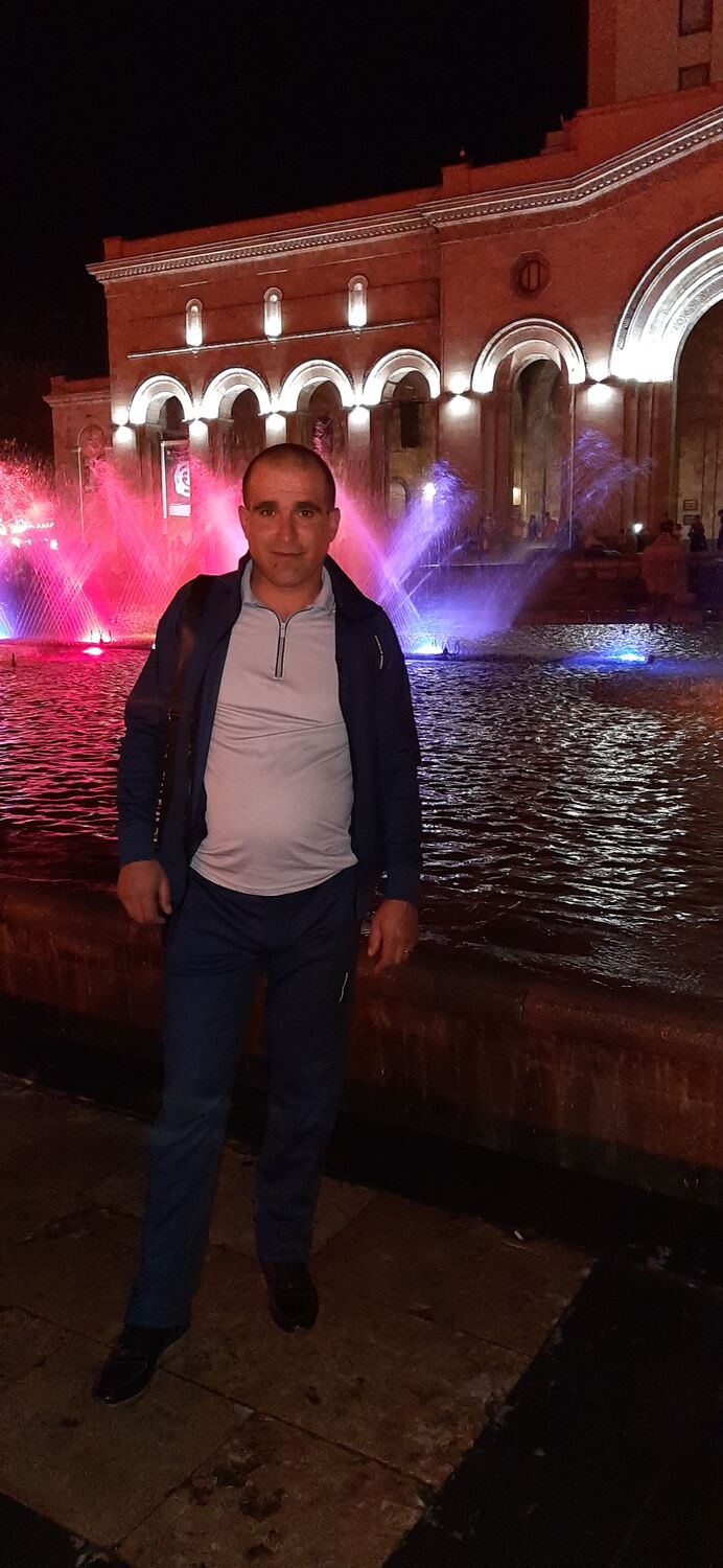  37638432  GUGO, 38 ,    