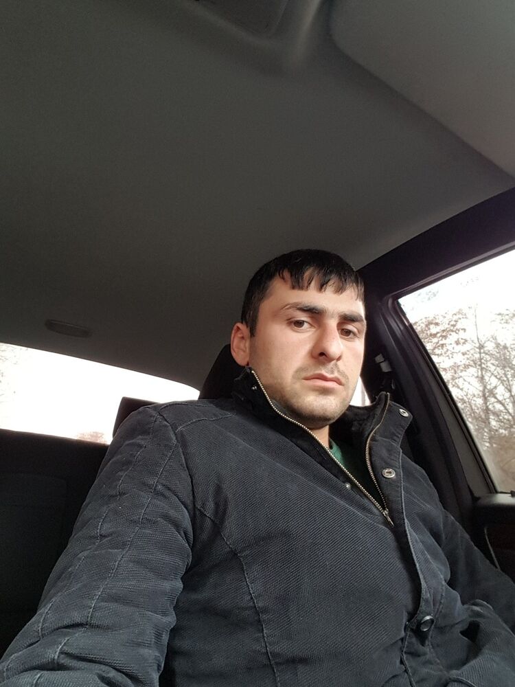  ,   ARSEN  yan, 34 ,  