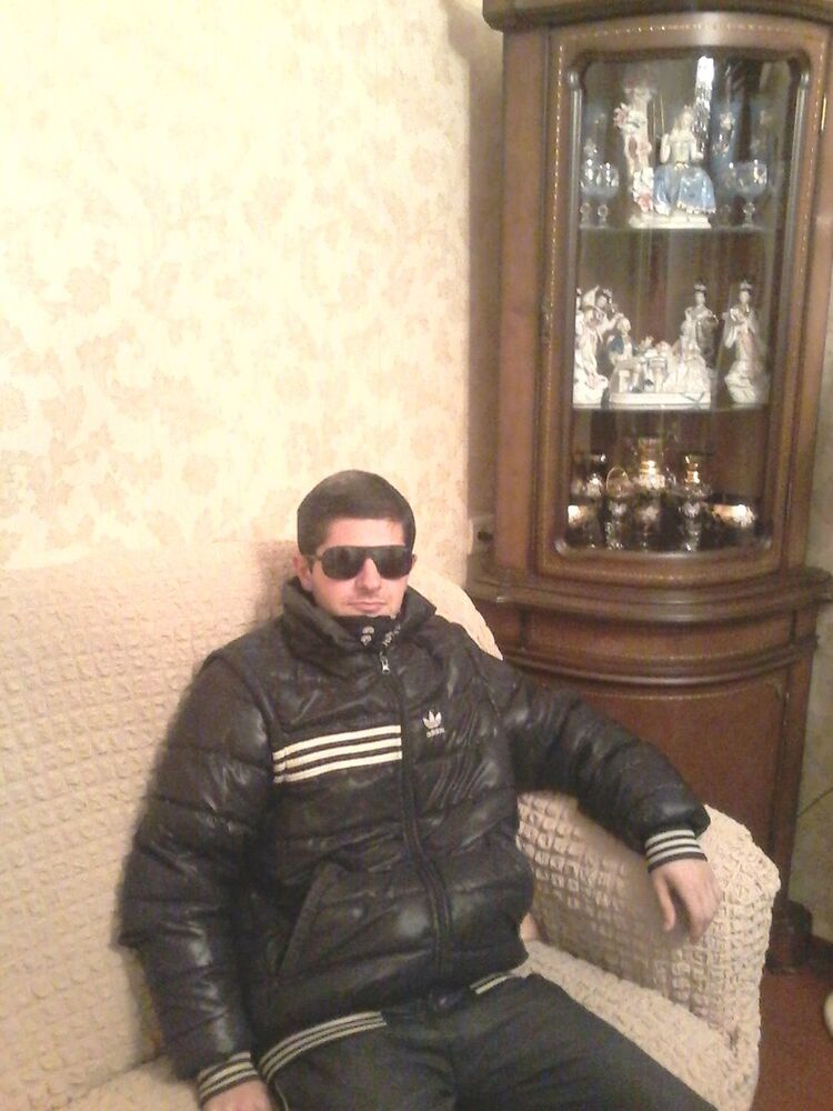 11606892  Erik, 27 ,    