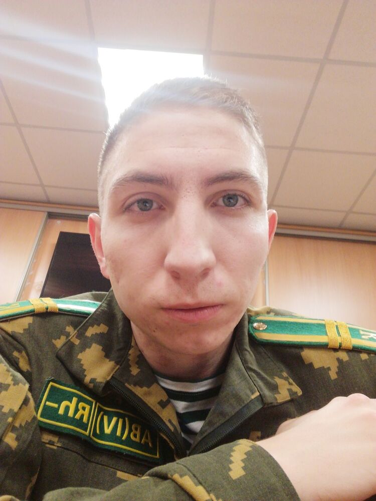  14498182  Ivan, 30 ,    