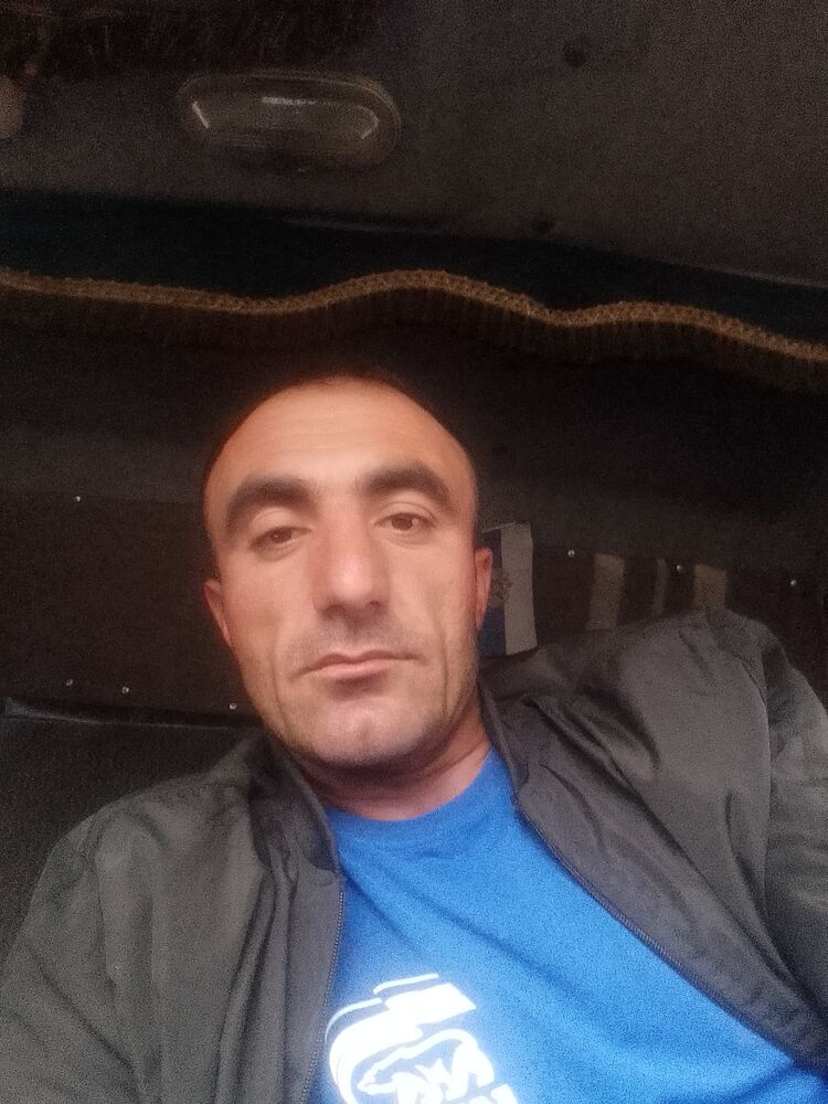  ,   Arman, 37 ,     , c , 