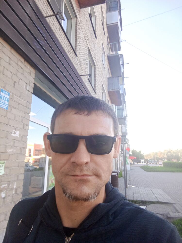  ,   Artem, 36 ,  