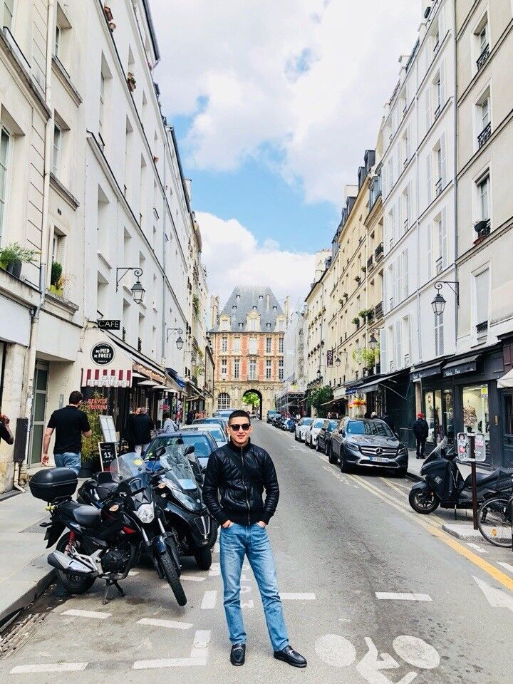  18827042  Chika, 31 ,    