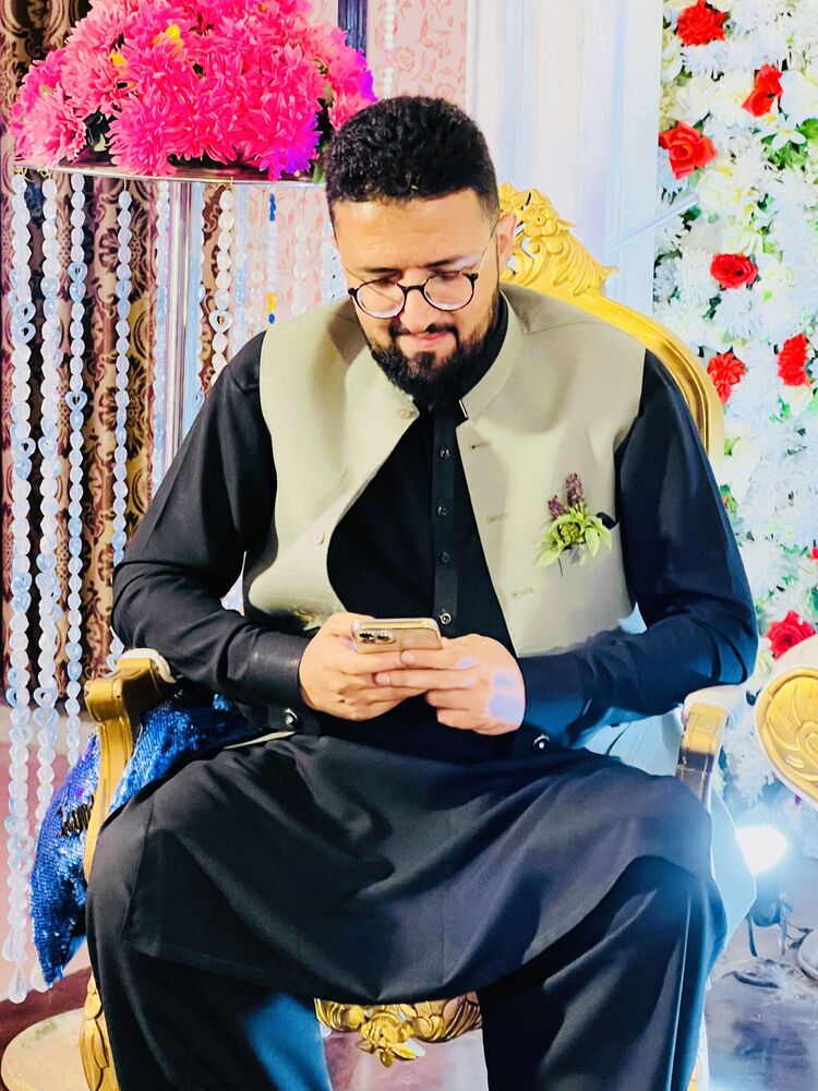  33633922  Hameed, 30 ,    