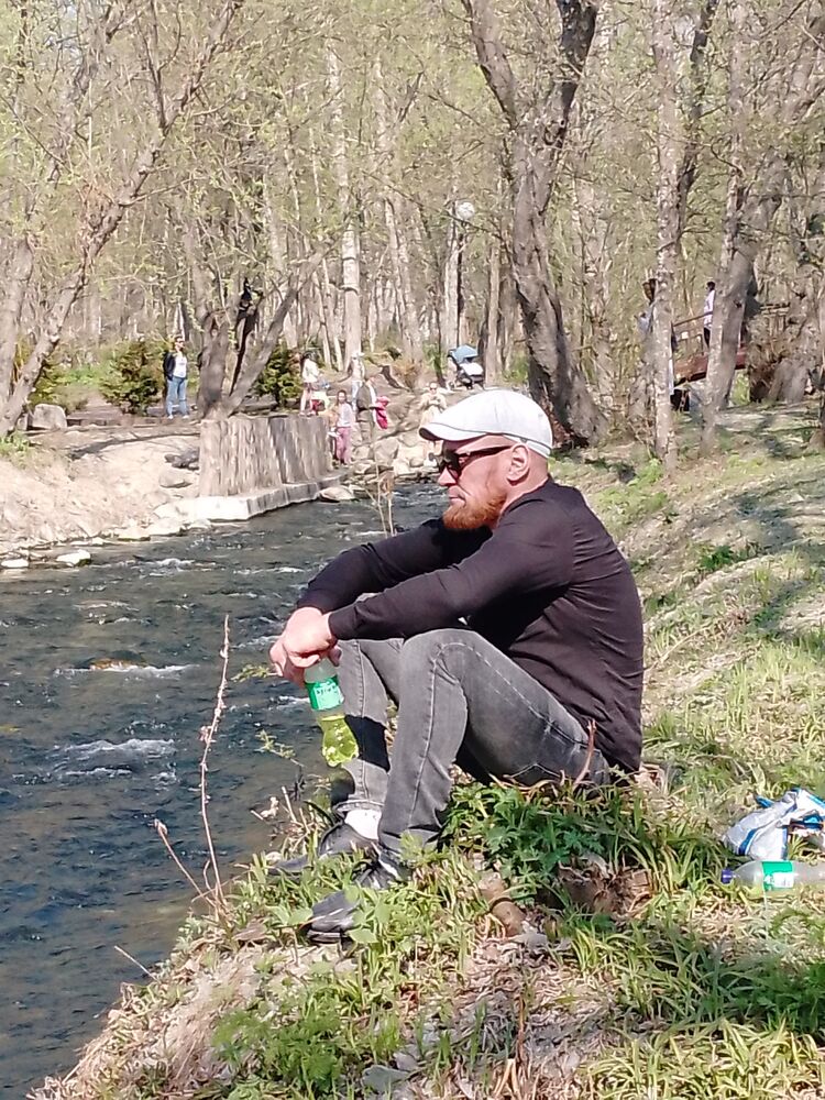  37541872  Vitaly, 48 ,    