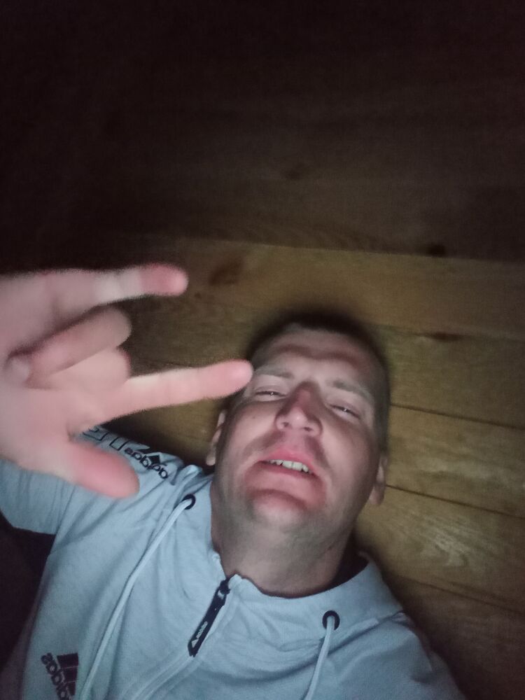  37217622  , 32 ,    