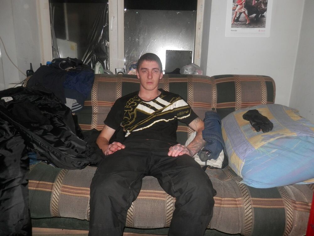  ,   Leha Yalex G, 32 ,   