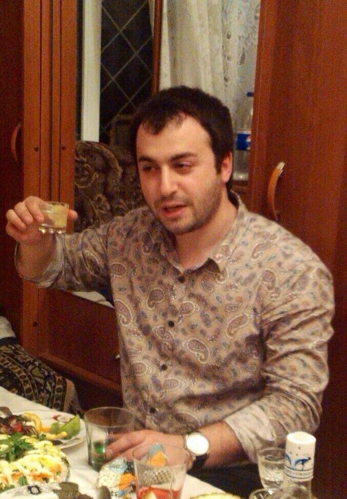  4160042  Hakob, 41 ,    