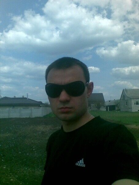  12561522  Andrey, 39 ,    