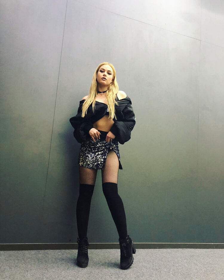  16203862  Yulia, 31 ,    