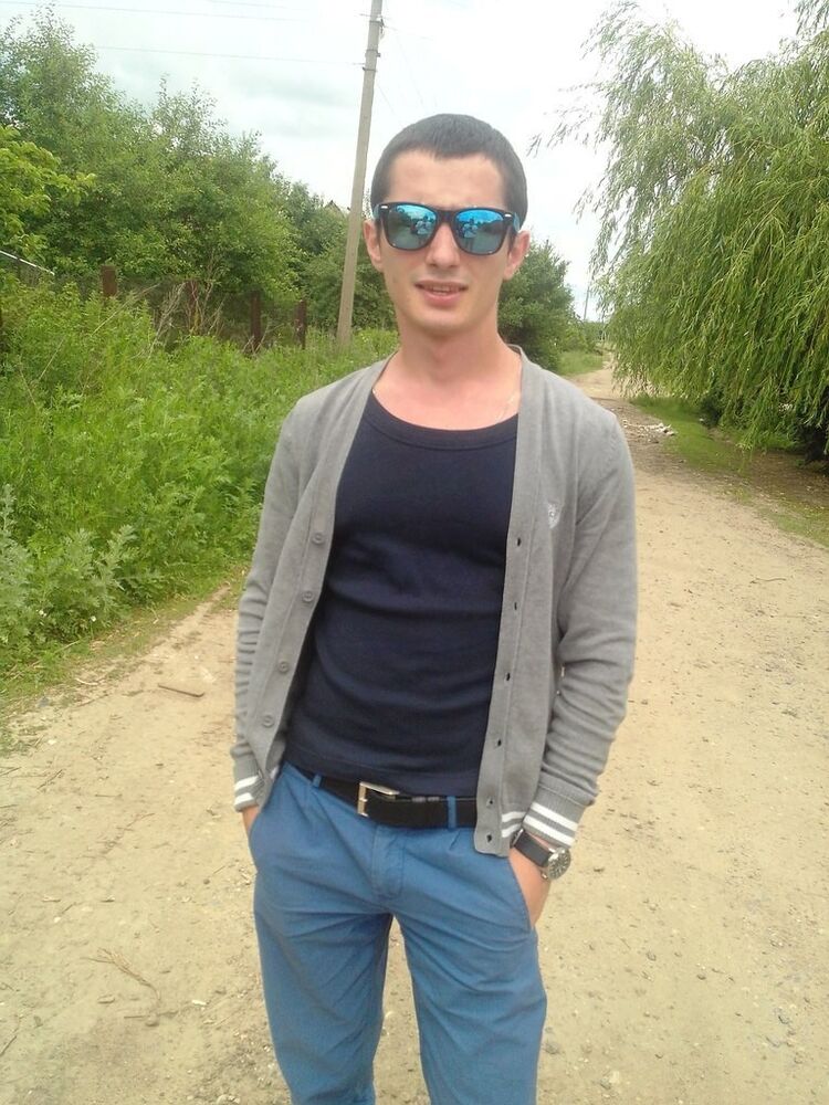  14667132  Artem, 33 ,    