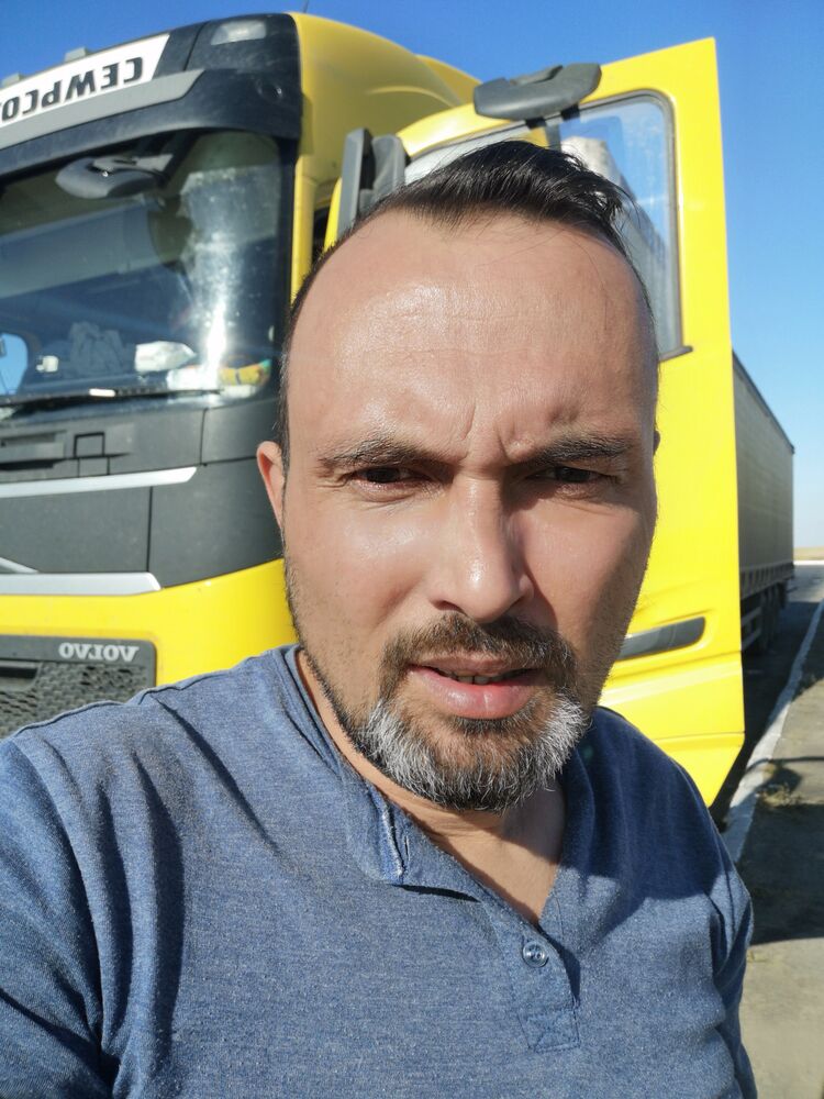  49762962  Farkhad, 49 ,    