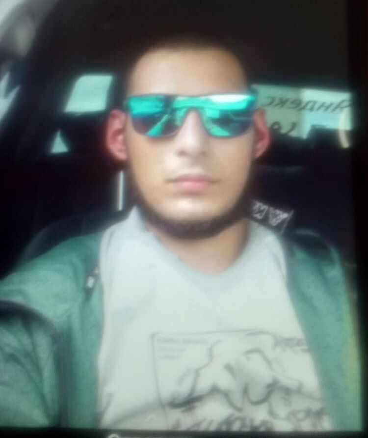  38367902  Ivan, 27 ,    