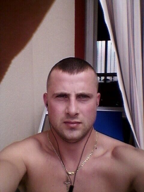  8688702  VITALIE, 40 ,    