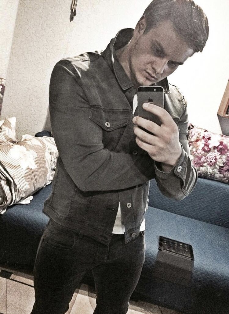  18606702  Vlad, 32 ,    