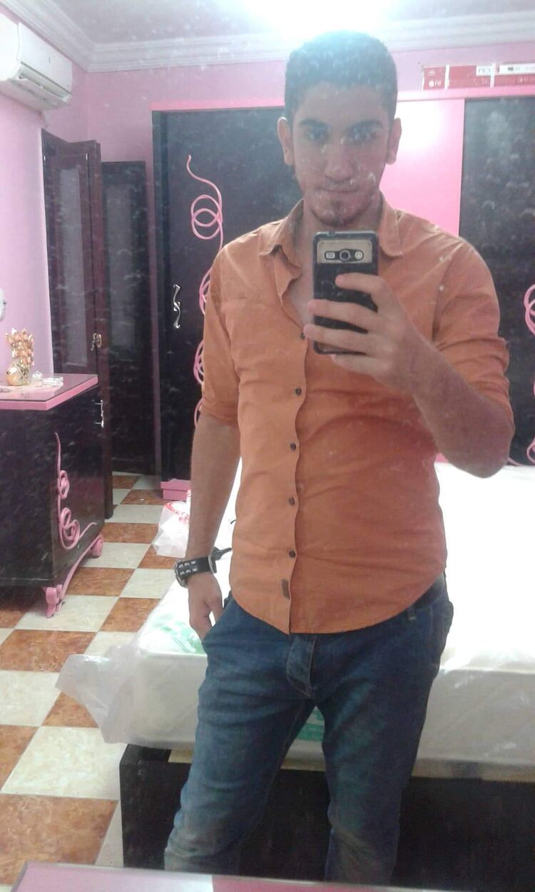  30980602  Mohamed, 32 ,    