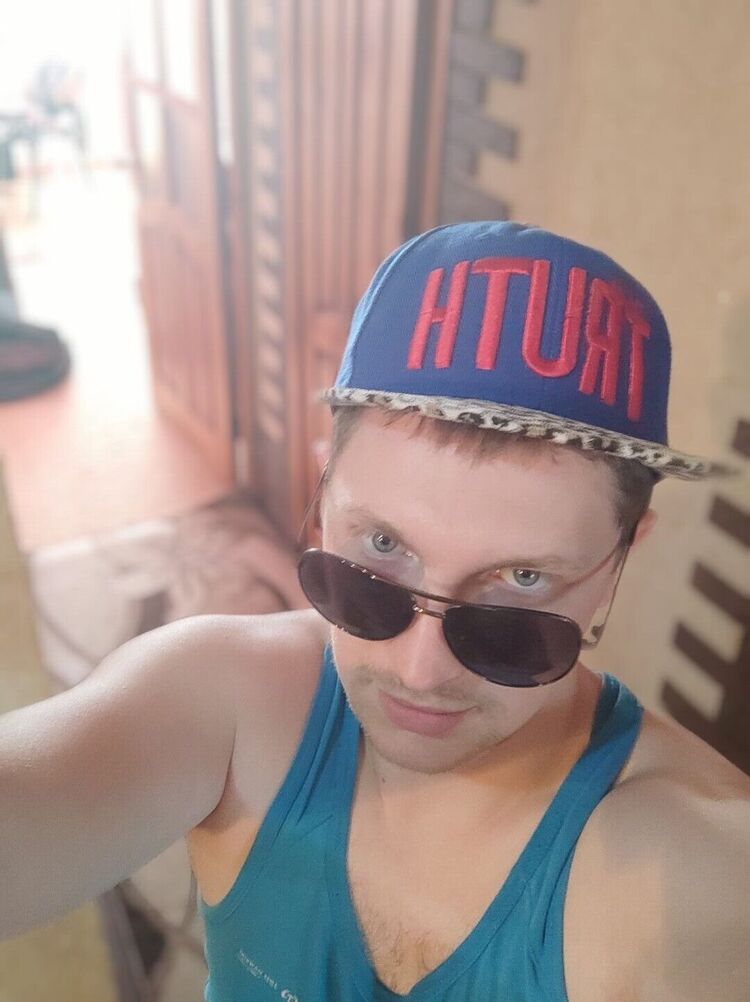  28785102  Alexander, 29 ,    