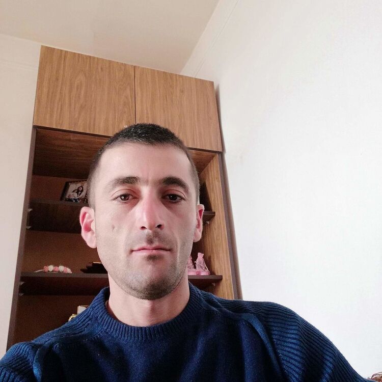  ,   Narek, 39 ,   ,   , c 