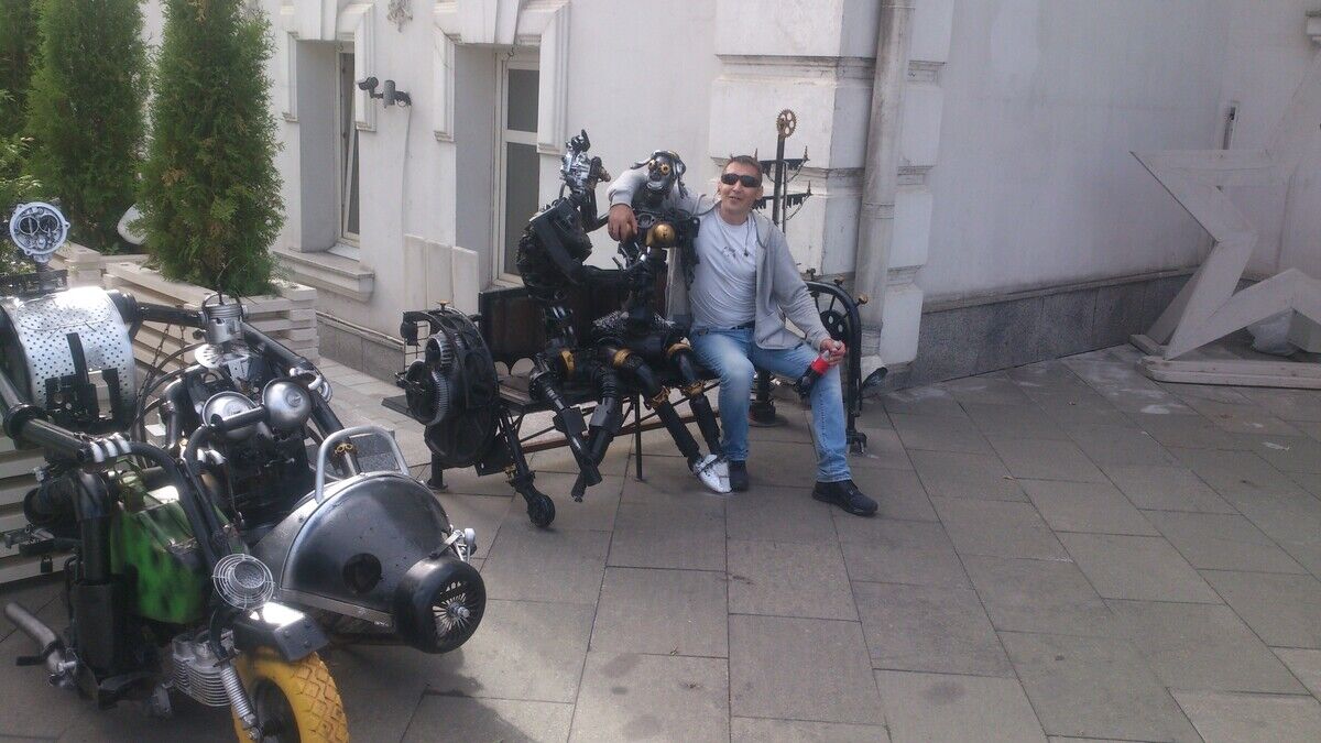  20568532  Vladimir, 46 ,    