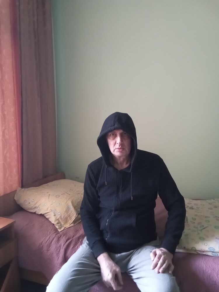  49564142  Ivan, 59 ,    