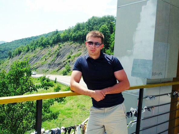  ,   Artem, 37 ,   ,   , c 