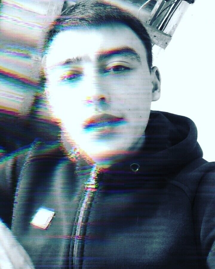  22028132  Vlad, 27 ,    
