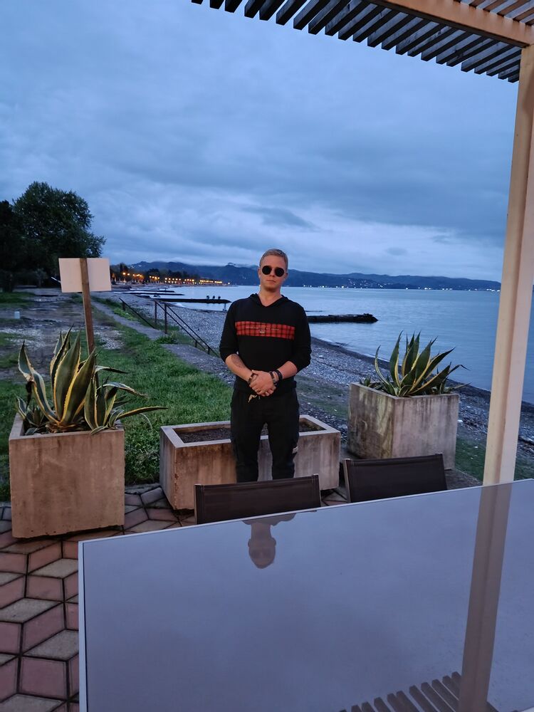  52309752  Alexey, 24 ,    -