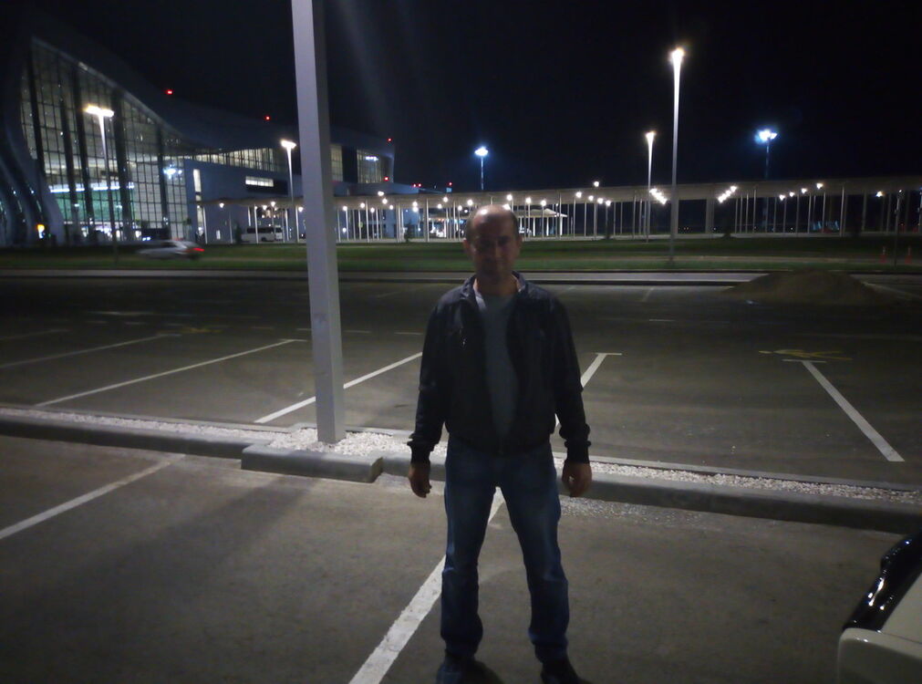  13633472  Eduard, 51 ,    