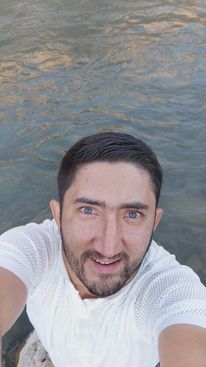  ,   Asrorxon, 42 ,     , c 