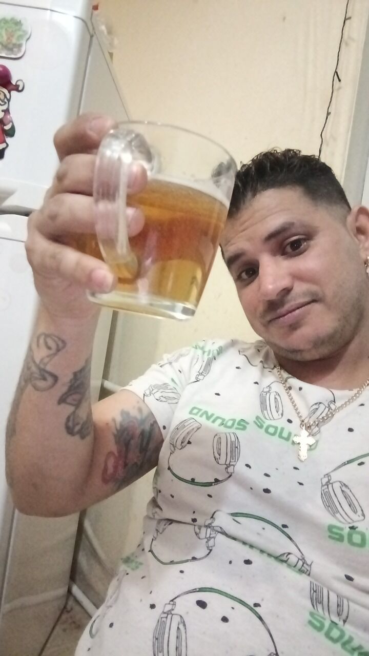  50593962  Alioski, 34 ,    