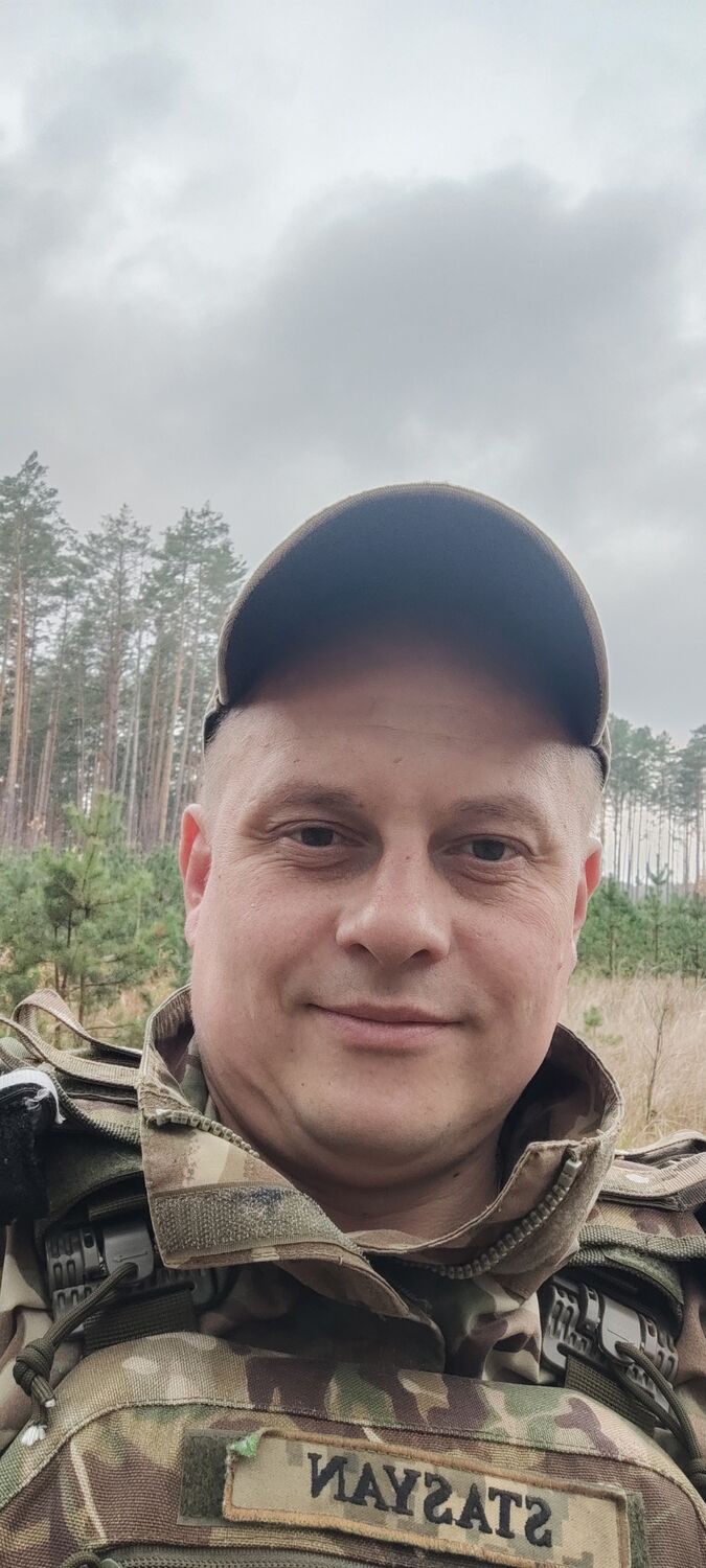  45669282  Stanislav, 39 ,    