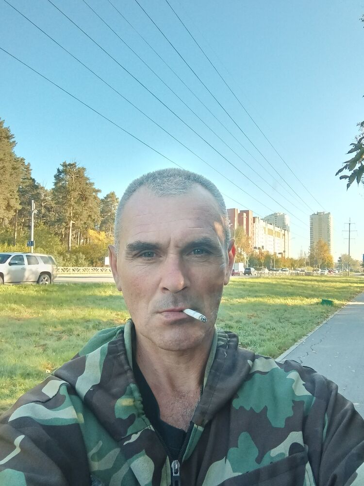  46222192  , 52 ,    
