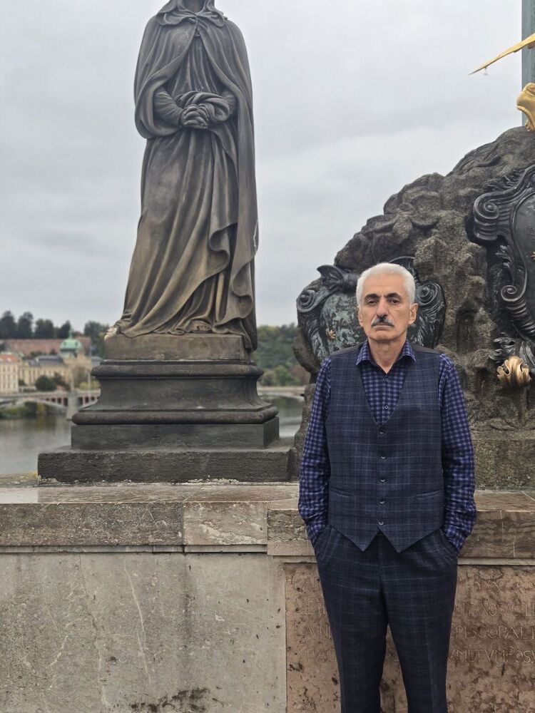  54597092  Abulfat, 63 ,    