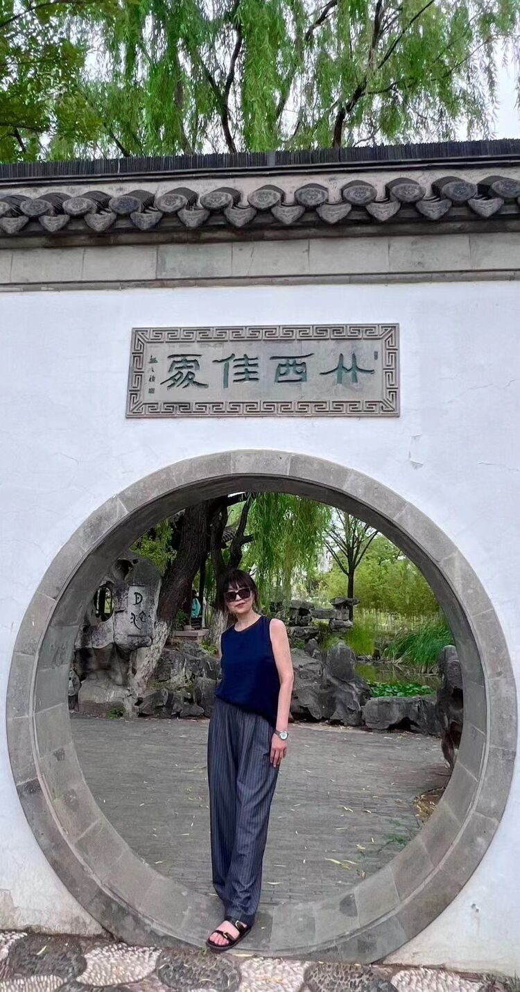  --,   Antonina, 54 ,   ,   , c 