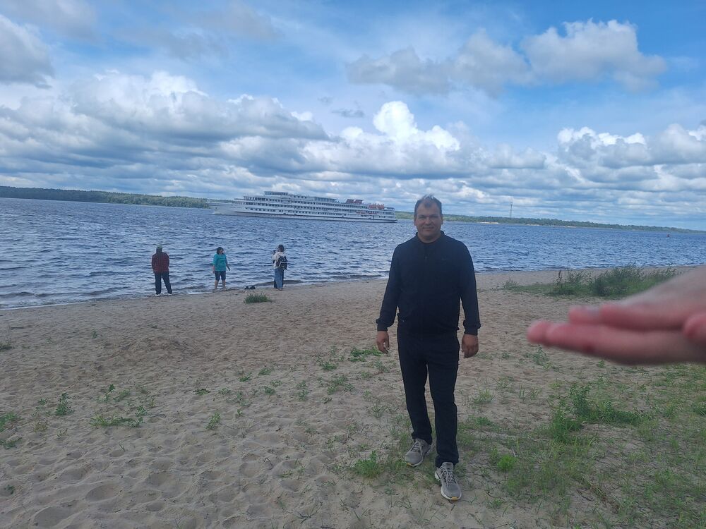  53403572  Denis, 38 ,    