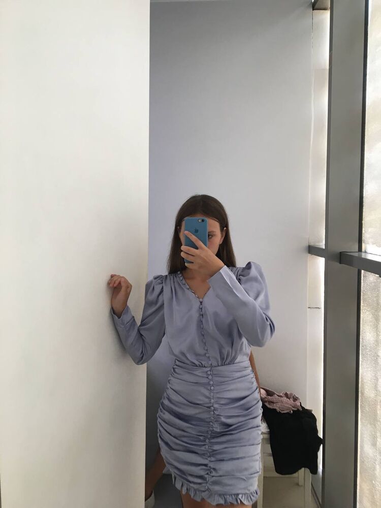  --,   Eva, 21 ,   ,   