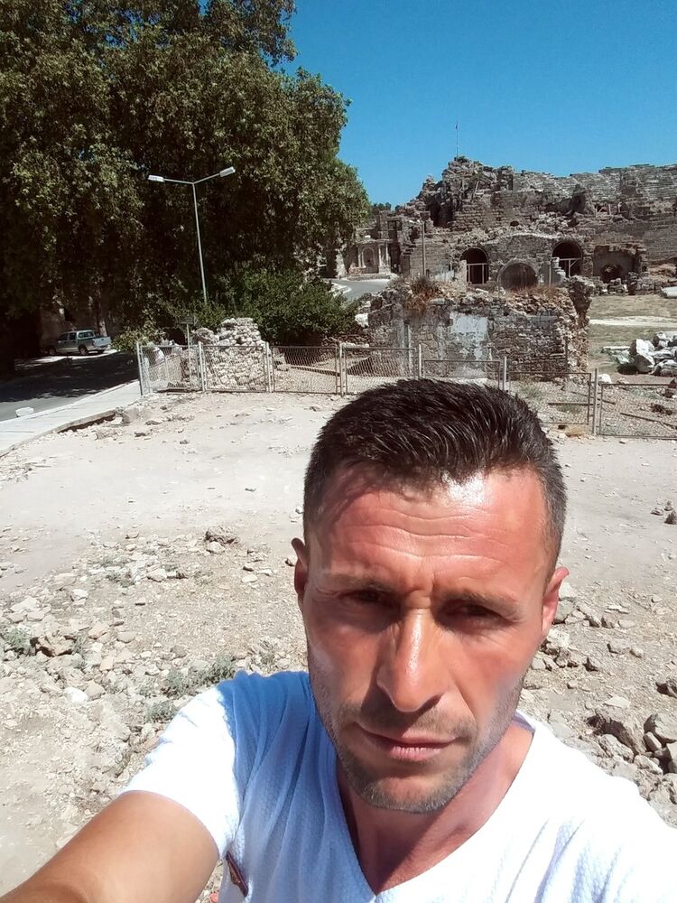  17035492  Ilham, 41 ,    