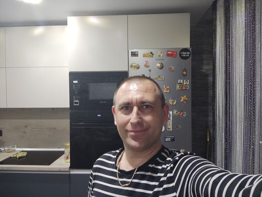  42733382  Leonid, 43 ,    