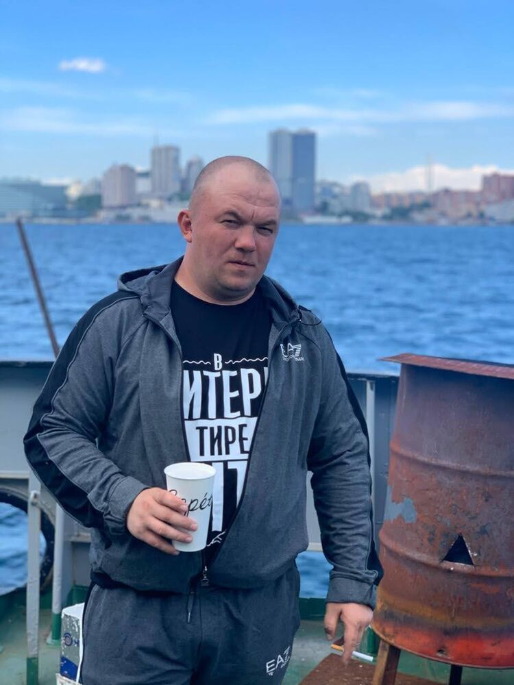  54255692  Amigo, 40 ,    