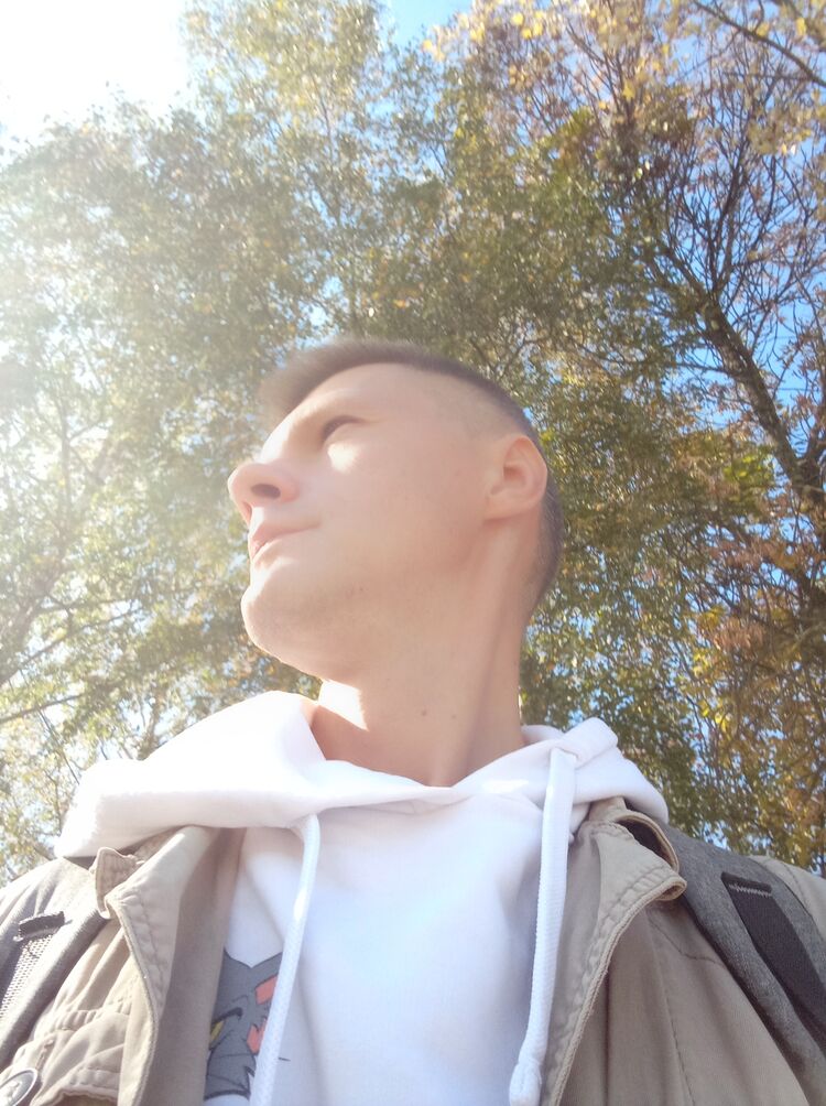  24786102  Andrei, 42 ,    