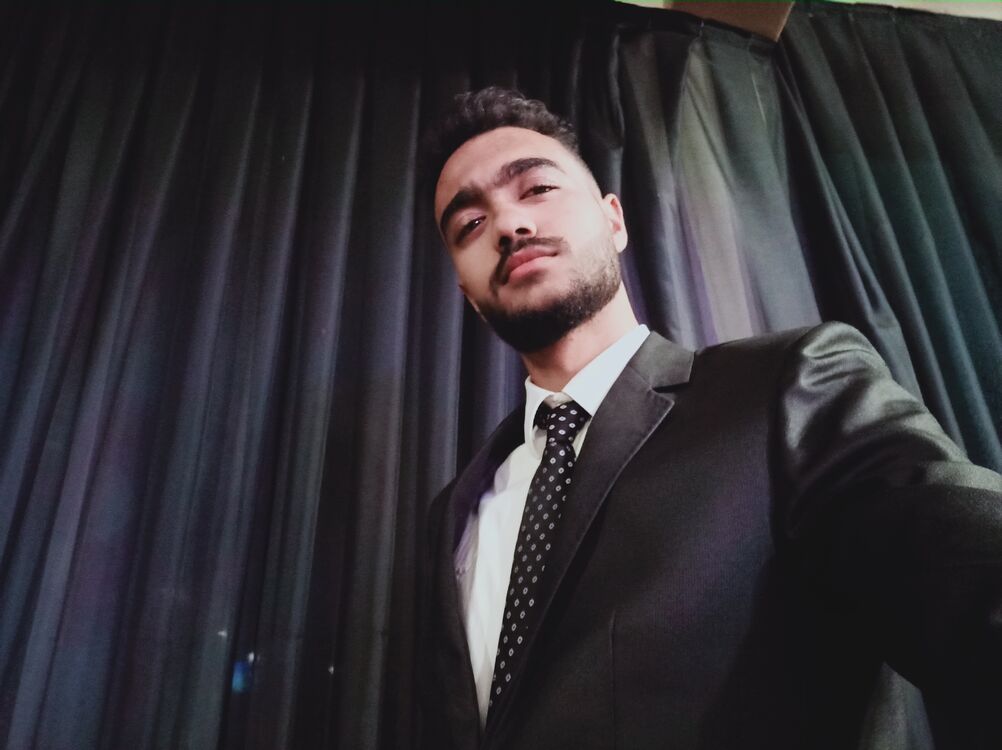  25080512  Mohamed hega, 28 ,    