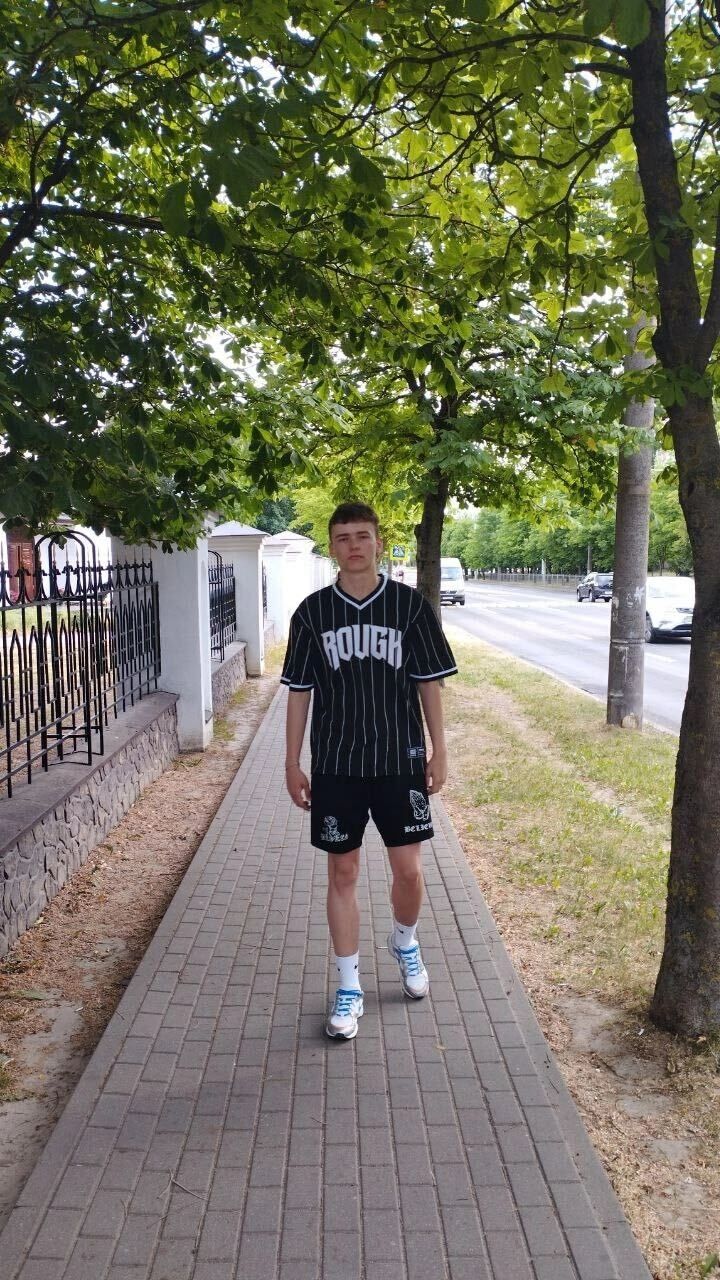  41471342  Vadim, 19 ,    
