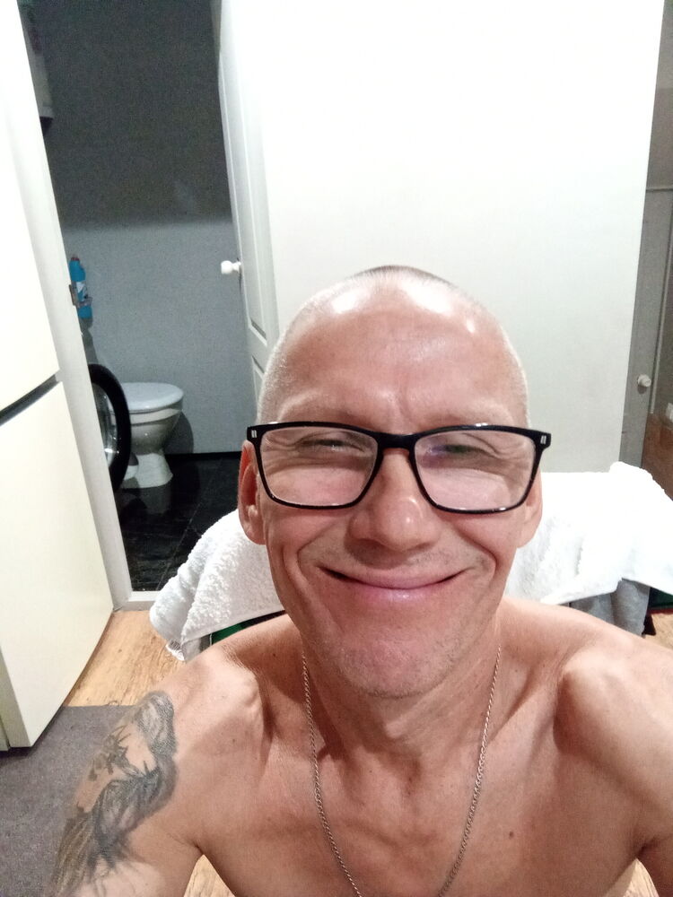  38111512  Viktor, 57 ,    