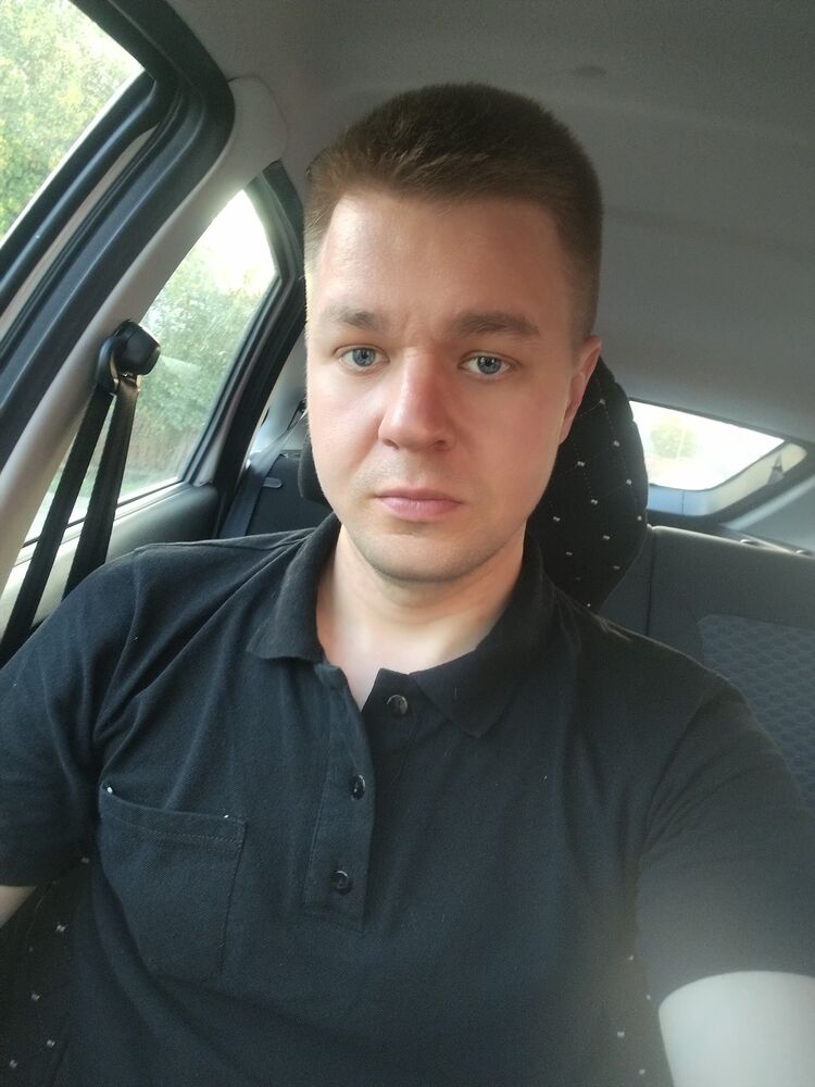  52698642  Alexander, 28 ,    